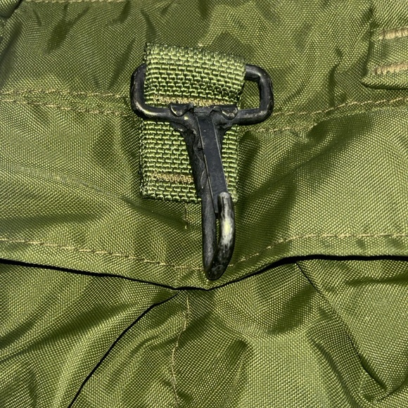 Helmet Flyer Bag - Picture 2 of 13